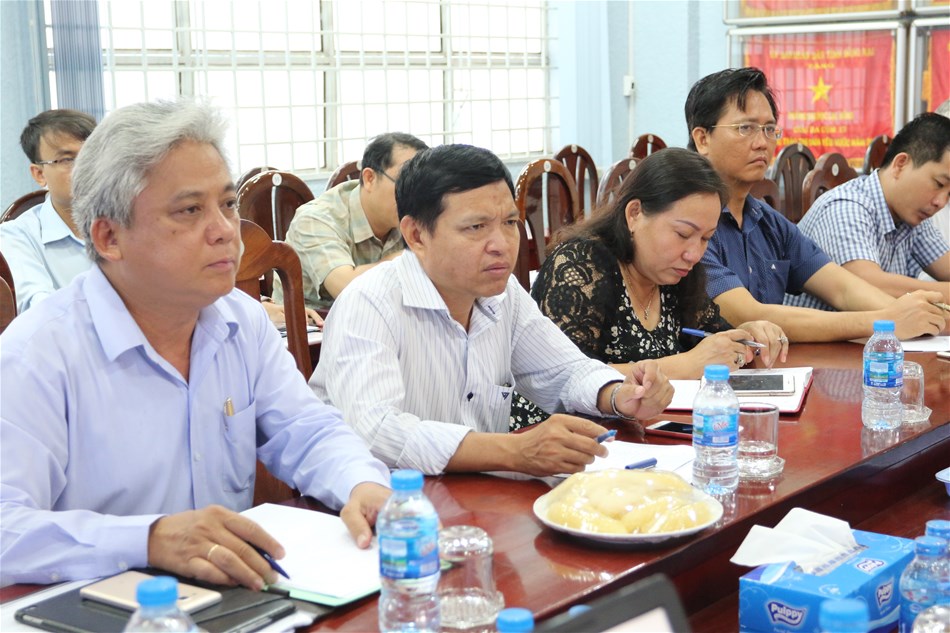 Lãnh đạo thành phố Biên Hòa thăm và làm việc với trường